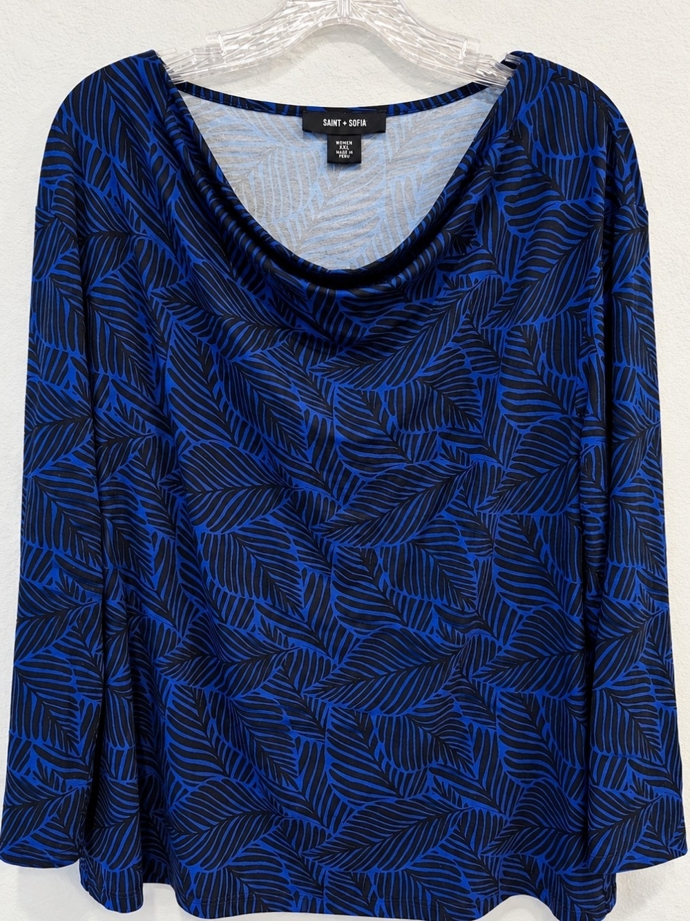 Saint + Sofia Blue & Black Leaf Print Top – Size 12Blue Leaf-Print Cowl Neck Top